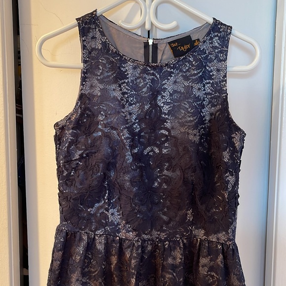 BNWT Navy Blue lace dress. Size 6 - Picture 2 of 4